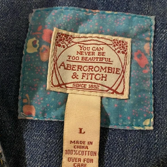 Abercrombie & FItch fitted distressed denim jacket - Picture 3 of 10